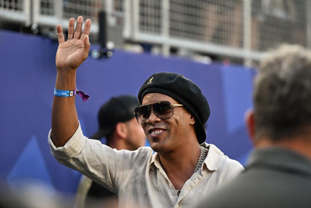 Ronaldinho comes out of retirement at age 46