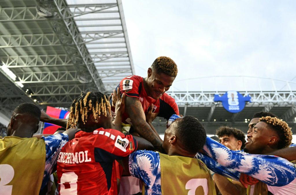 Cape Verde hold Uruguay to 2-2 draw to remain unbeaten in World Cup