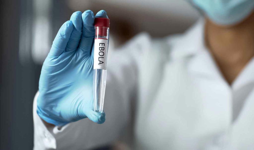 Ebola outbreak hits 894 cases in one month