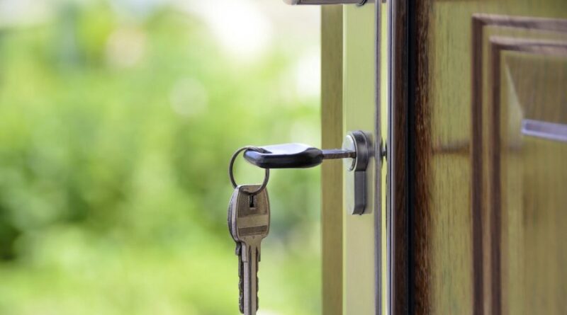 Crushing economy: Landlords devise group renting methods to make more money