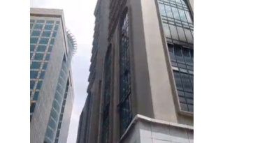 Panic as fire guts Polaris Bank tower on Lagos Island