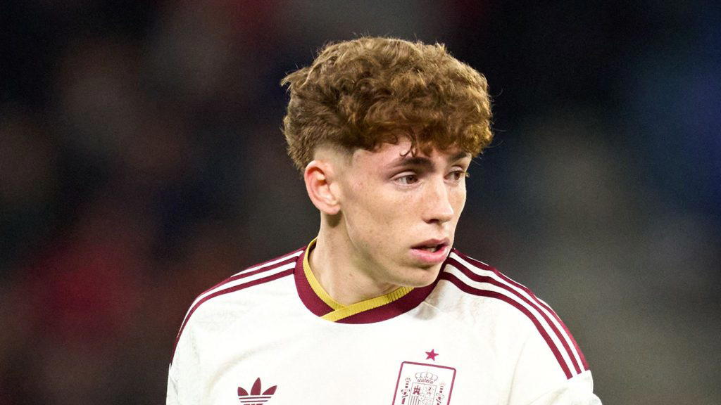 Liverpool agree deal to sign Newcastle interest Munoz from Osasuna