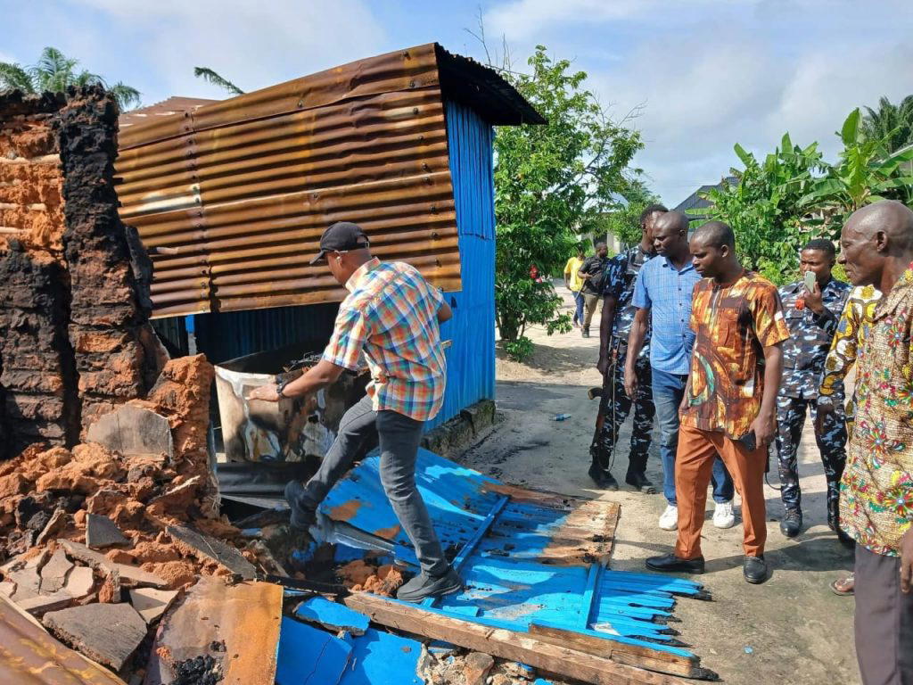 Houses razed as soldiers, police clash with Delta community youths