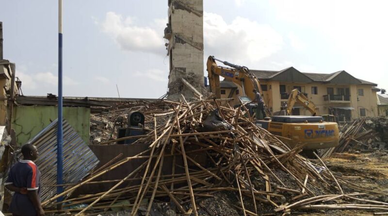 Site engineer, 15 others trapped as five-storey building collapses in Port Harcourt