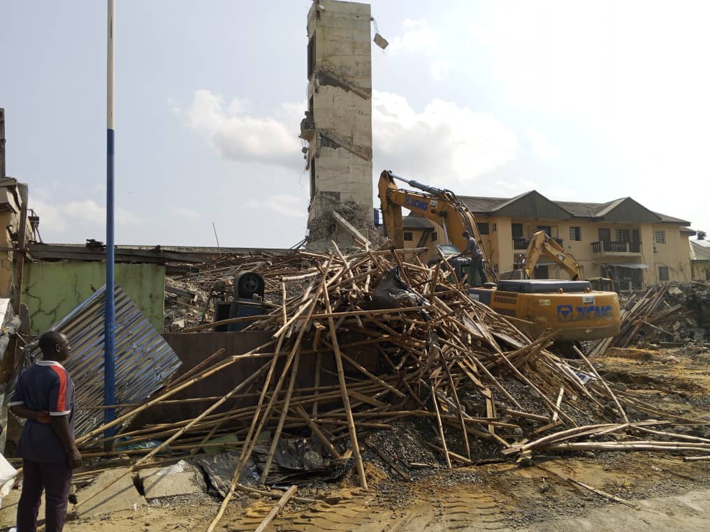 Site engineer, 15 others trapped as five-storey building collapses in Port Harcourt