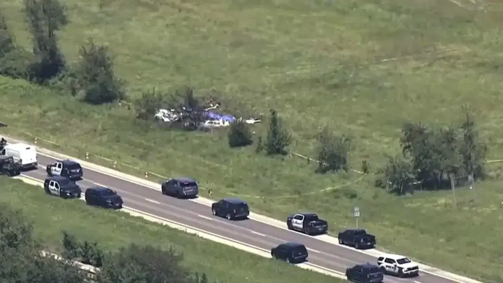 Skydiving plane crash kills 12 in US