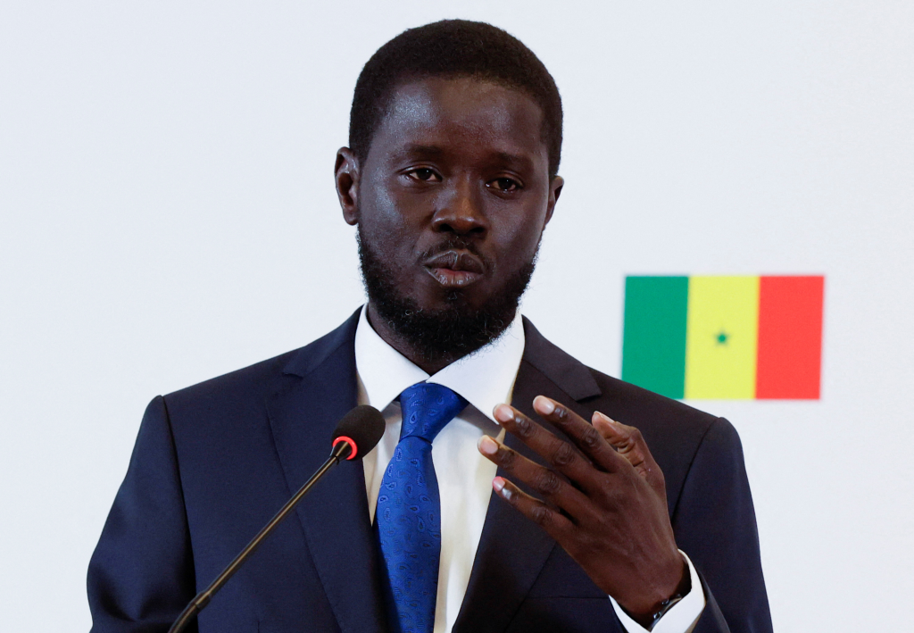 Senegal president names government, excluding rival’s party