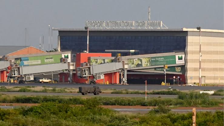 Gunfire erupts at airport in Niger capital