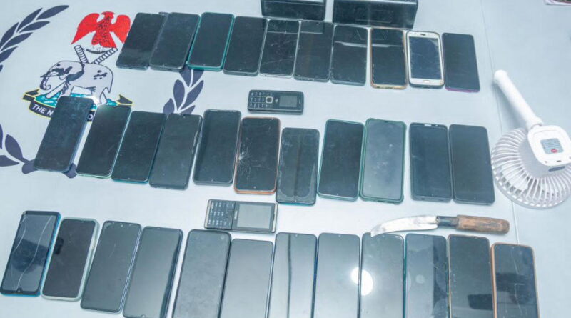 Police smash phone robbery syndicate, recover 34 stolen phones in A’Ibom