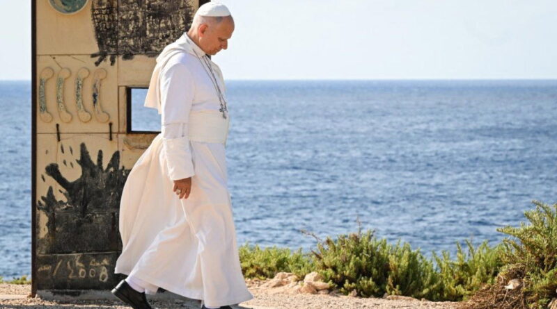Pope urges Europe to protect migrants 