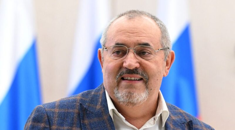 Russia arrests Putin critic who plans to run in September elections