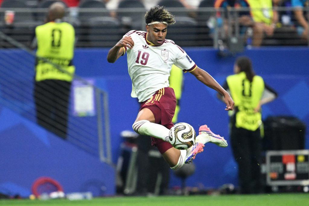 Thieves attempt to break into Yamal’s home in Barcelona during France match