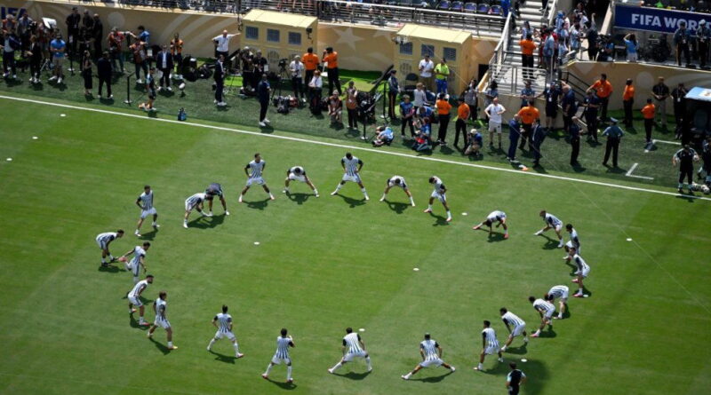 Argentina make three changes in starting line up, Spain name same team