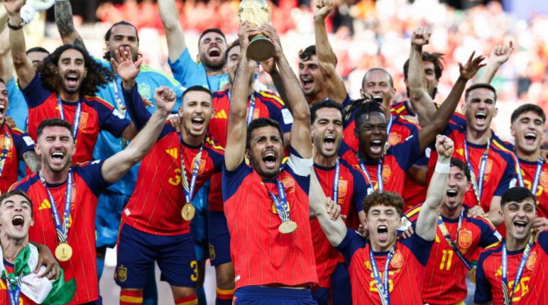 Superb Spain rule the world, overwhelm Argentina