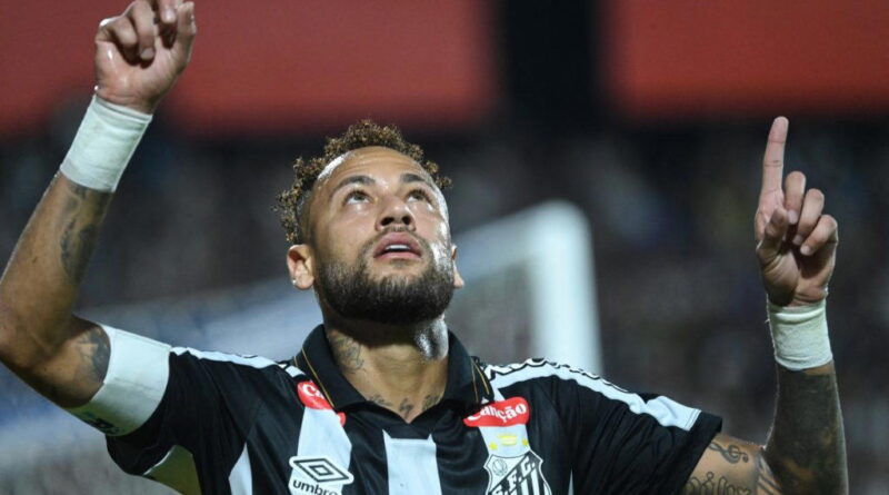 Neymar scores twice, mocks critics on Santos return