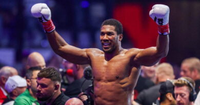 Joshua survives knockdowns, stops Prenga