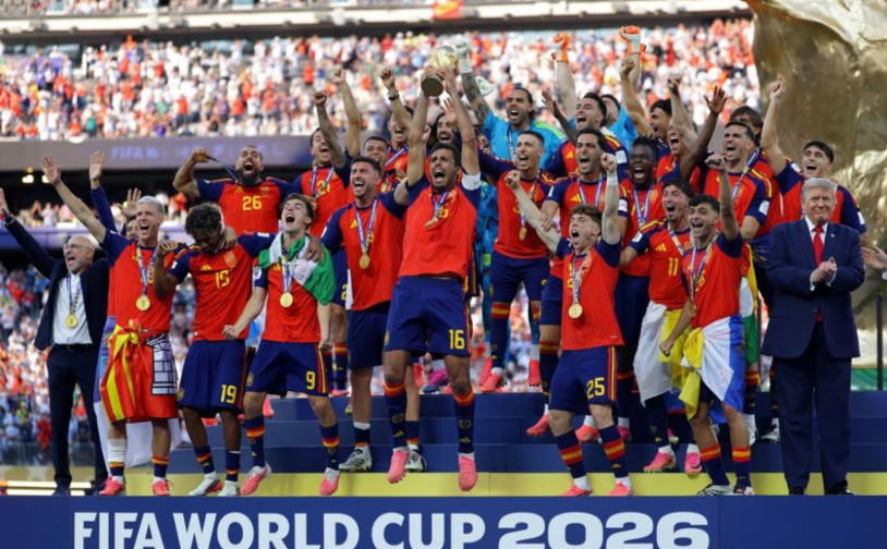Trump lingers on stage to lap up World Cup spotlight