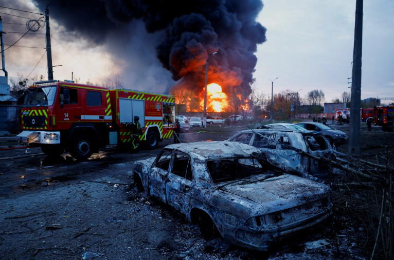 At least 16 killed in Ukrainian, Russian strikes as attacks intensify