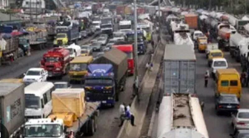 Mile 2-Apapa highway gridlock: Police, LASTMA, FRSC, others helpless