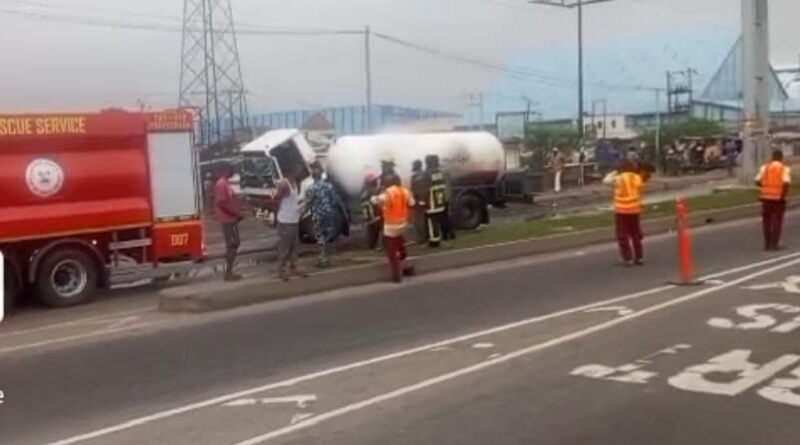 Just in: Panic as gas tanker catches fire in Lagos