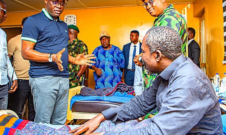 Photos: Makinde meets rescued Oriire victims at military hospital