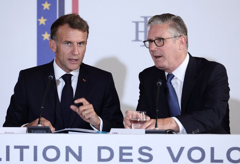 Macron presents UK’s Starmer with France’s highest award