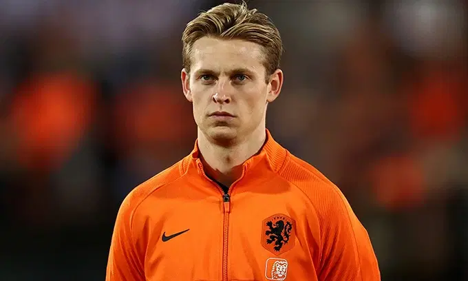 Barcelona’s De Jong returns from World Cup with torn ligament