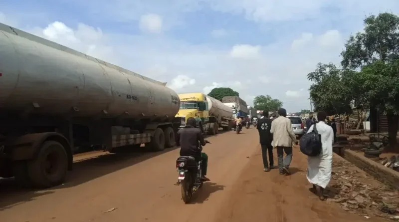 Insecurity: Protesters block Mokwa-Bida highway over persistent banditry
