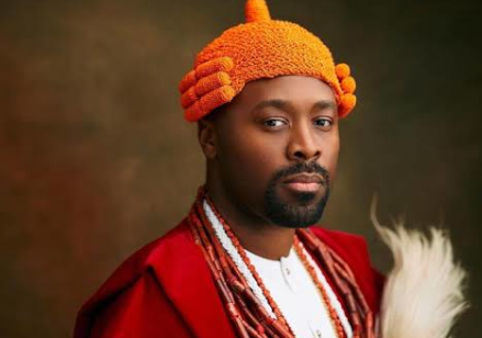 Olu-of-Warri-Extends-Bursary-Scheme-to-Accommodate-More-Students.png