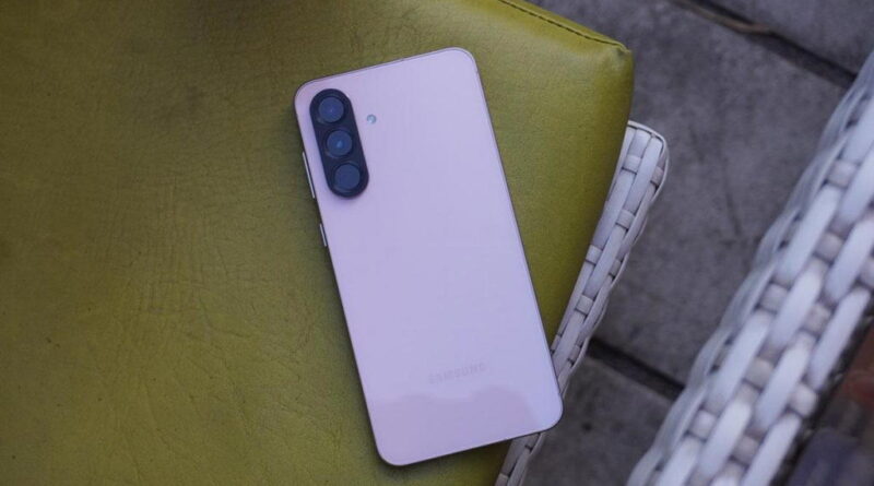Top 5 budget Samsung phones with good cameras in 2026