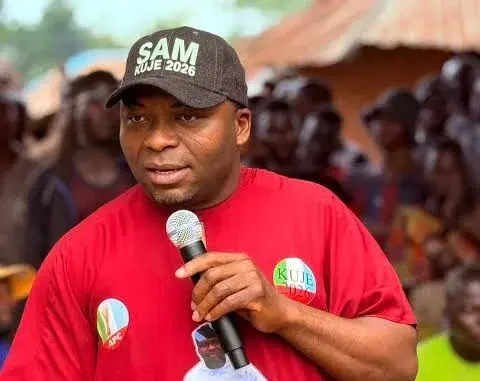 Video: Support APC or leave Kuje – Council chairman Samuel Shekwolo warns residents