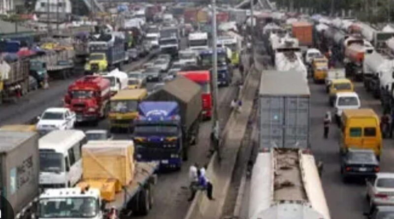 Lagos: How tankers keep bringing Apapa to standstill