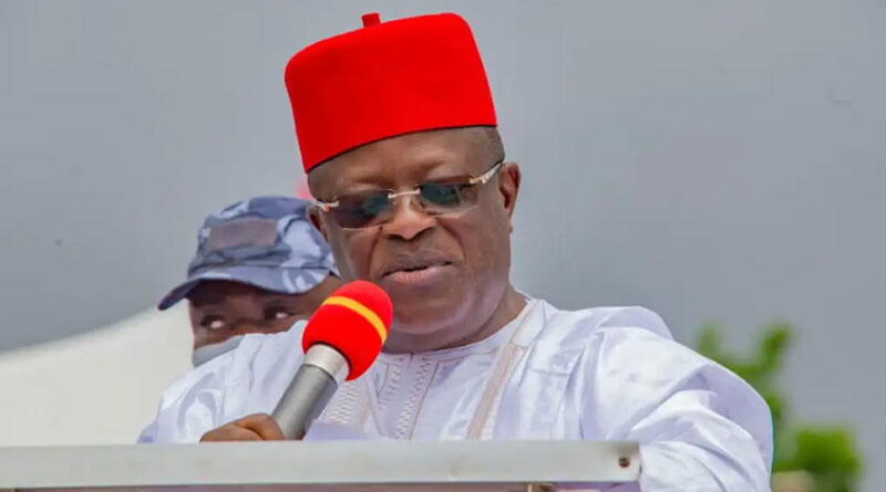 Umahi apologises over Benin-Sapele road, orders arrest of contractors