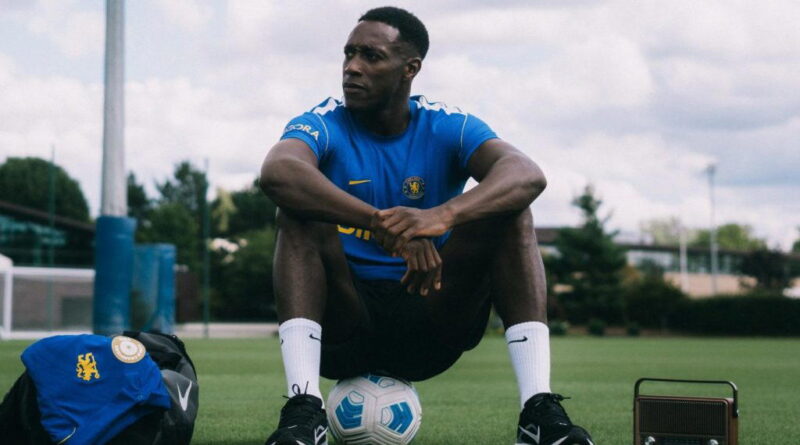 Welbeck joins Chelsea on two-year contract