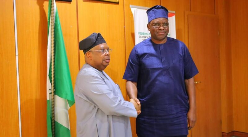 Power minister inaugurates Fayose as REA chairman