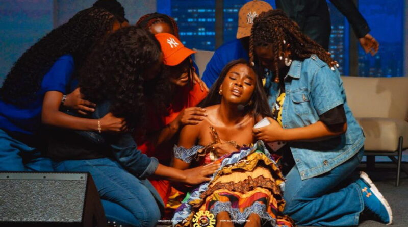 Nehita Ofure leads emotional stage play ‘Surrounded’ at BFF festival