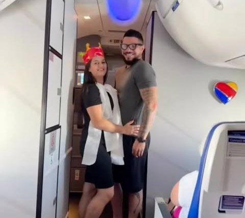 How couple ended up getting married on Las Vegas flight