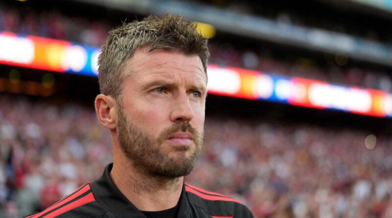 Carrick urges Man Utd to push for more signings to boost title bid