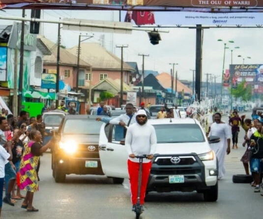 Video: Olu of Warri rides electric scooter to inspect 5th coronation anniversary preparations