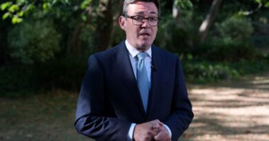 UK PM Burnham reopens divisive debate on rejoining EU