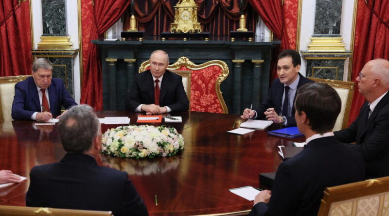 Putin holds 3-hour Ukraine talks with US envoys