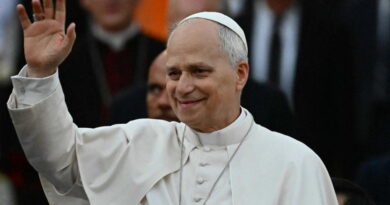 Pope restores Vatican salaries cut during Covid