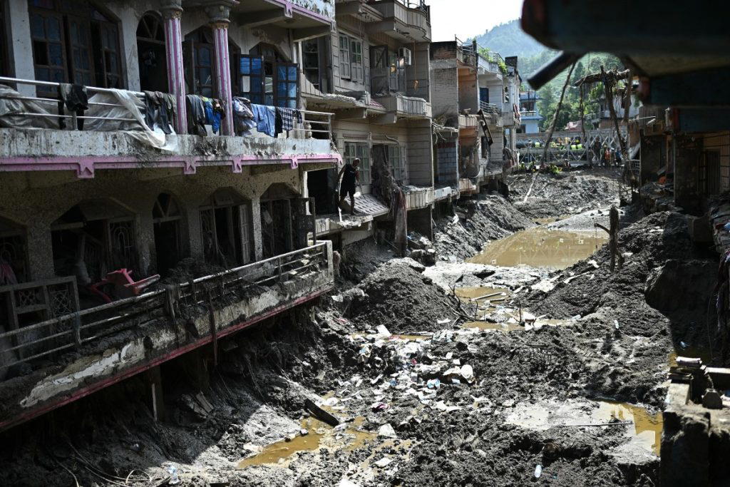 Nepal flood death toll rises over 1,300 as rescuers scour tunnels