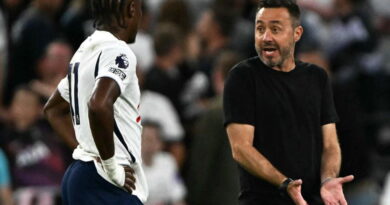 Tottenham remain goalless, booed by fans after Everton stalemate