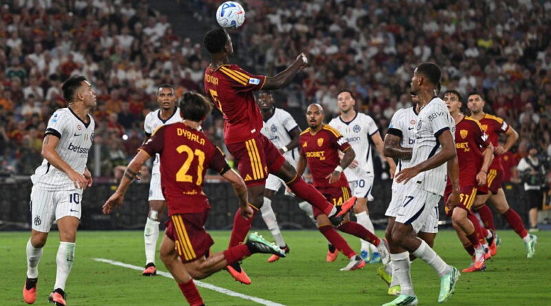 Martinez brace saves Inter in Serie A top-two clash with Roma