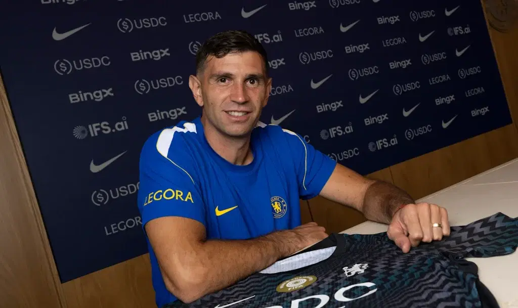 Emi Martinez makes surprise Chelsea shirt-number switch