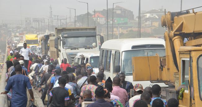 Kara bridge repairs: Gridlock shuts down Lagos, jerks up transport fares