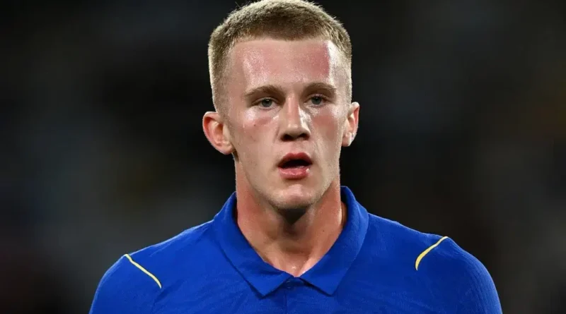 Carabao Cup: Chelsea hand 16-year-old Watson debut against Leeds