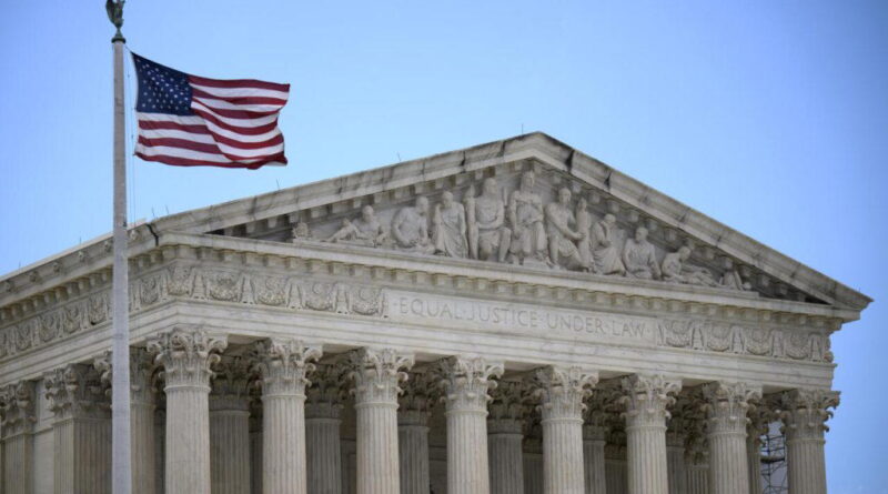 US judge postpones new visa rules for foreign students, journalists