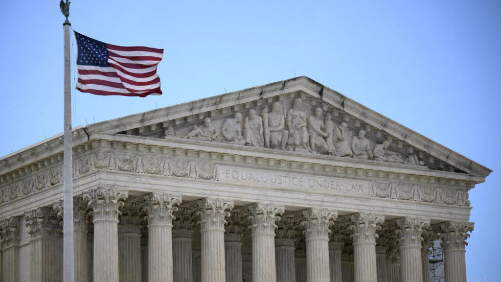 US judge postpones new visa rules for foreign students, journalists